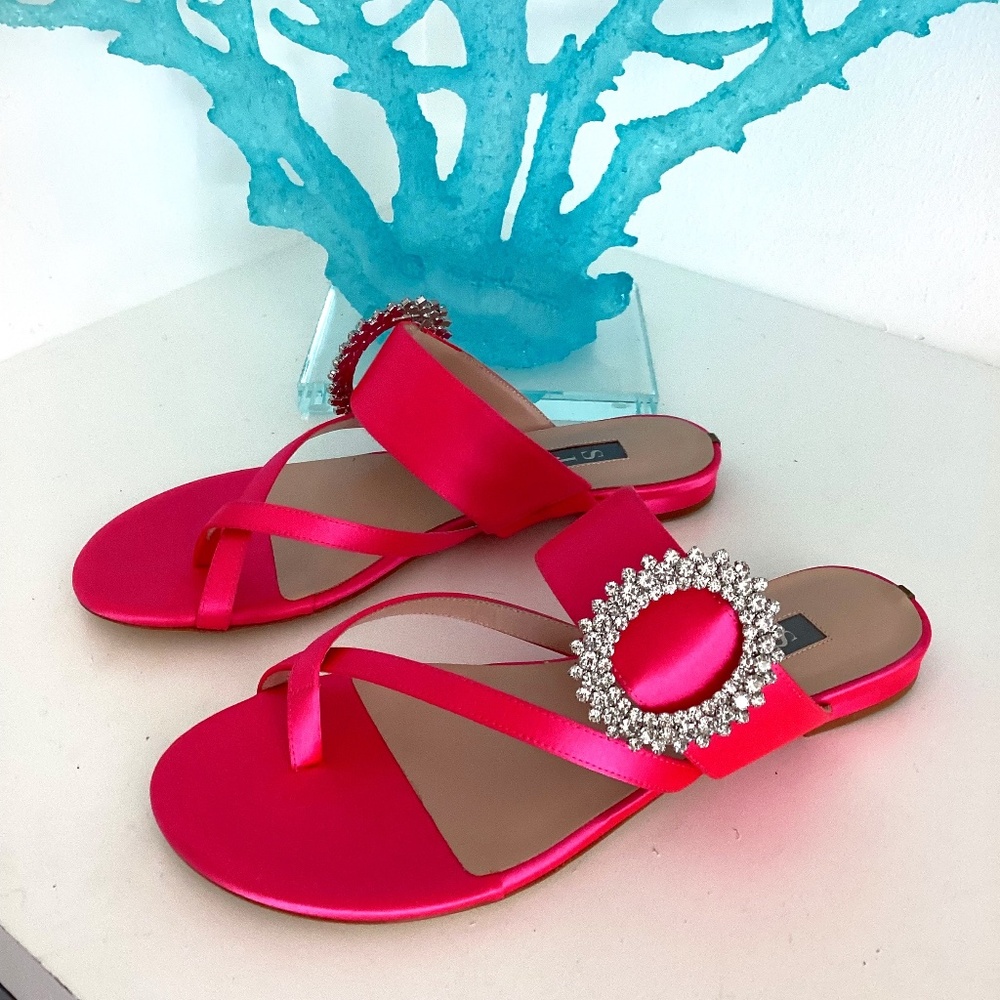 REDUCED SJP Sandals Flats 38.5 Pink Thong Rhinestones Leather Crystal Embellish